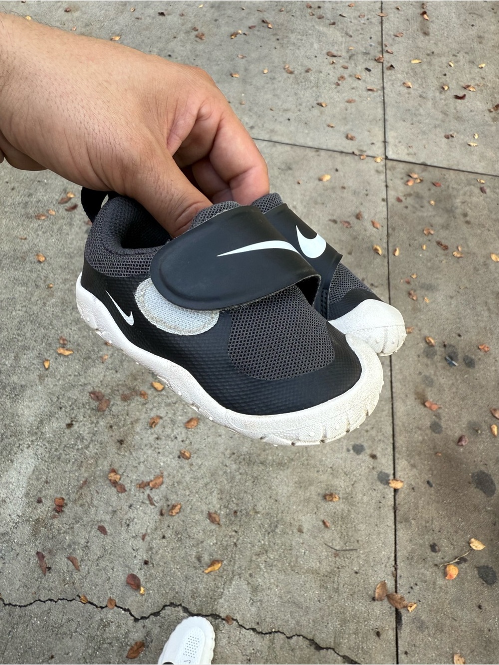 Nike Black White Tennis Shoes HV5043-001 Low TD Toddler 5C Used